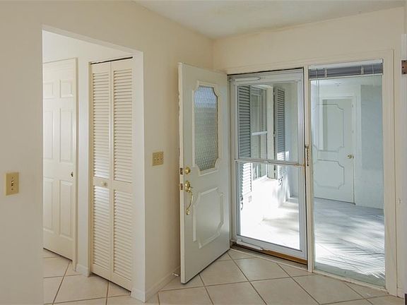 3rd image of 3122 Ringwood Mdw #40