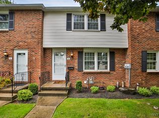 54 Wimbledon Ln, West Seneca, NY 14224