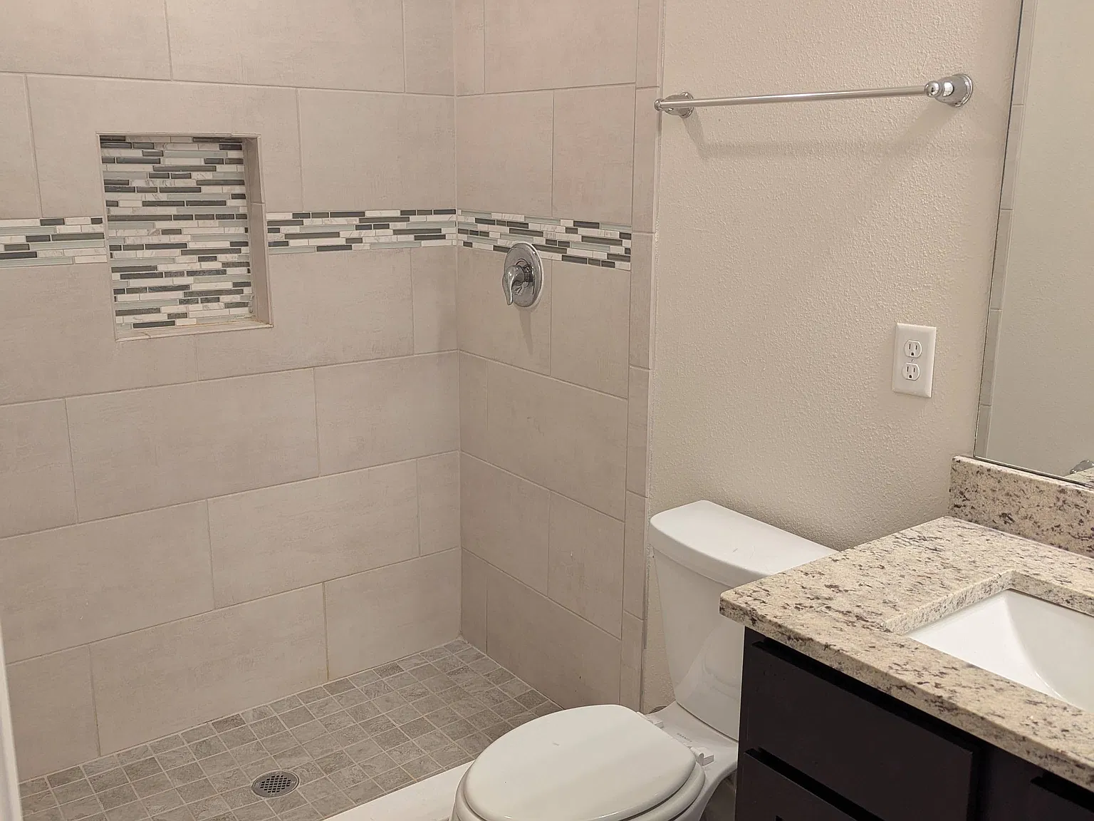 3 bed, 2.5 bath, 1549 sqft, $2,500 — Photo 4