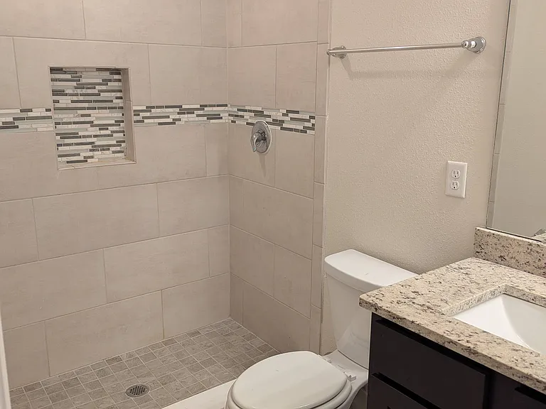 1728 Cocoanut Rd — Photo 8