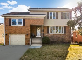 1017 Forest Rd, La Grange Park, IL 60526