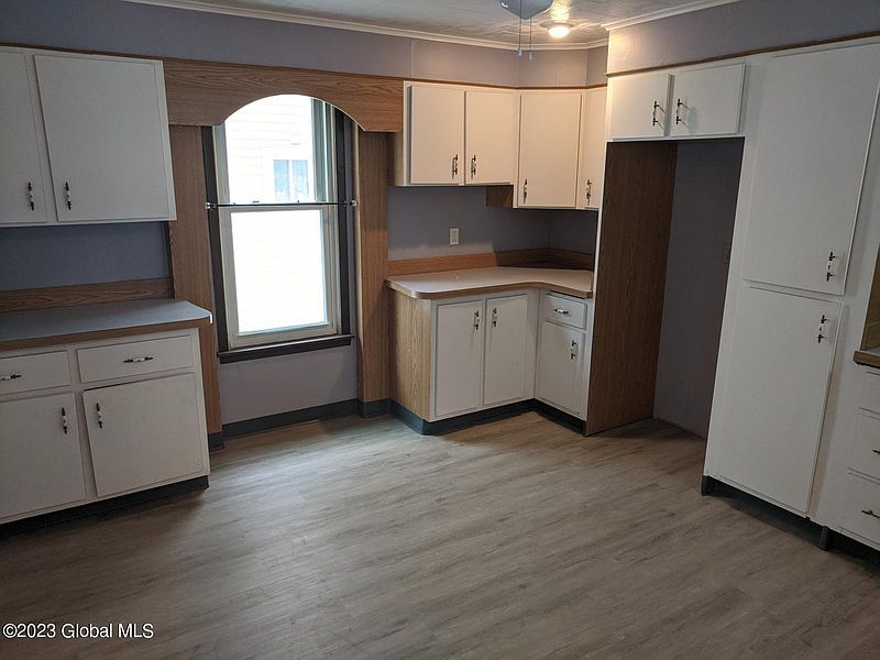 3rd image of 27 Trinity Place