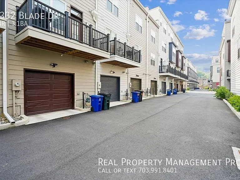 7332 Blade Dr — Photo 13