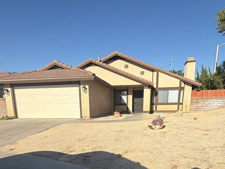 44002 Shad St — Photo 1