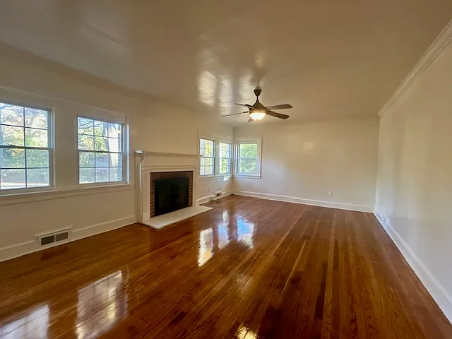 3 bed, 1227 sqft, $1,350 — Photo 2
