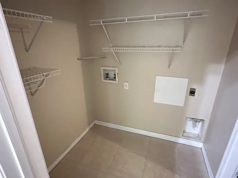 1209 Sweet Gum Dr — Photo 1