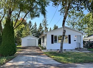 1917 Alaska St, Oshkosh, WI 54902