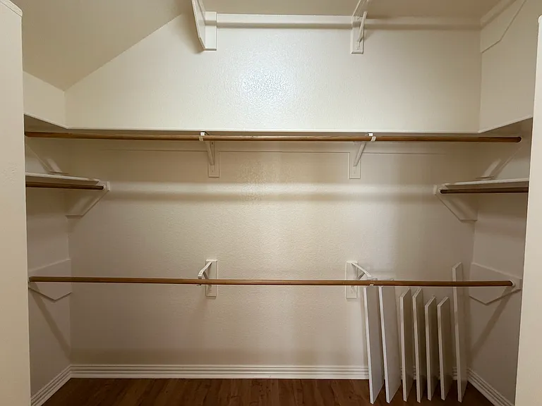413 Sheri Ln — Photo 3