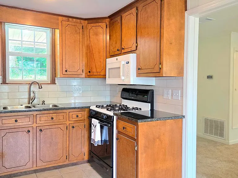 147 Lakemont Dr #A — Photo 8
