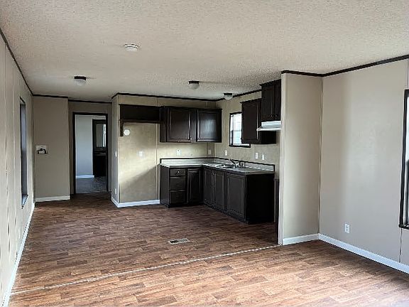 2nd image of 398 S Linda St NE