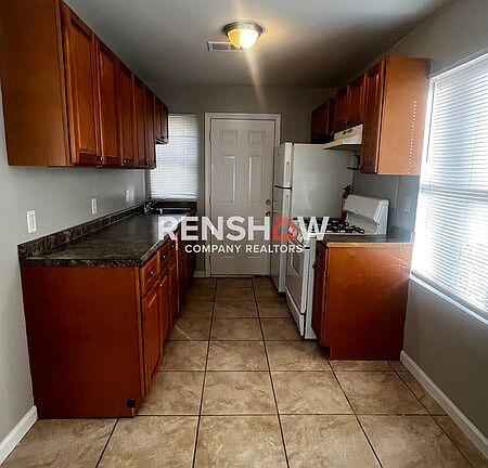 5th image of 278 N Hollywood St