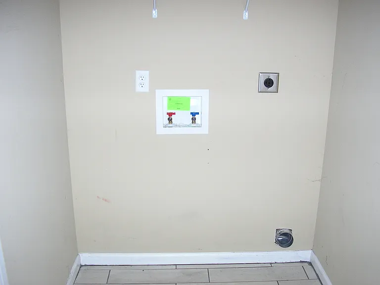 210 Crow Ave #B — Photo 10
