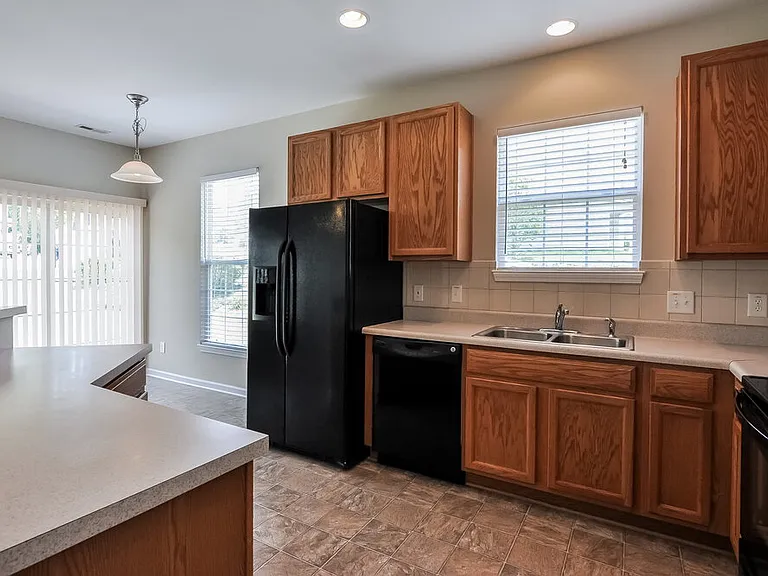802 Shefford Town Dr — Photo 7