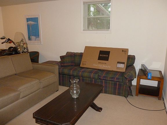 3rd image of 11 Hoyt Pl