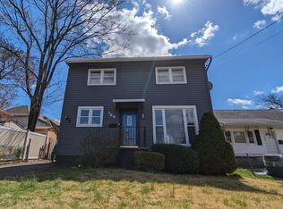 389 Riverside Ave, Rutherford, NJ 07070