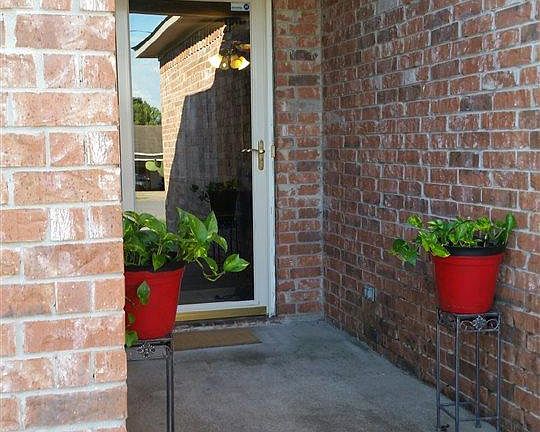 2nd image of 2304 Emily Ln