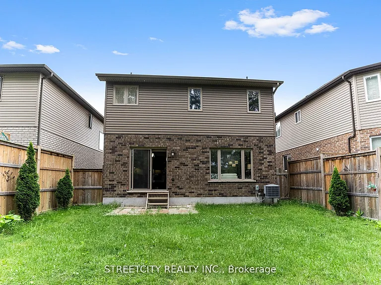1271 Howlett Cir — Photo 36