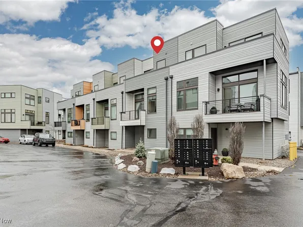 18875 Riversouth Ter Unit 12, Fairview Park, OH 44126