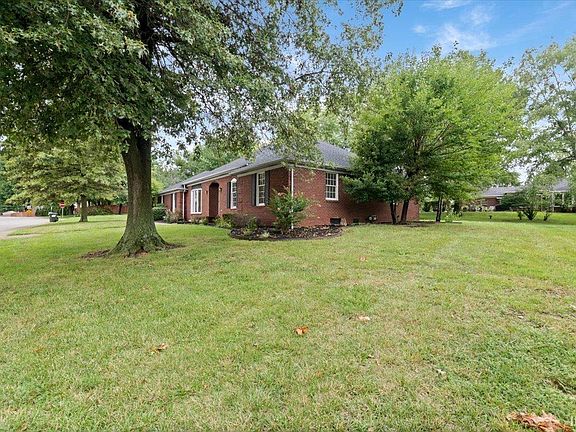 3rd image of 7700 Hillsboro Dr