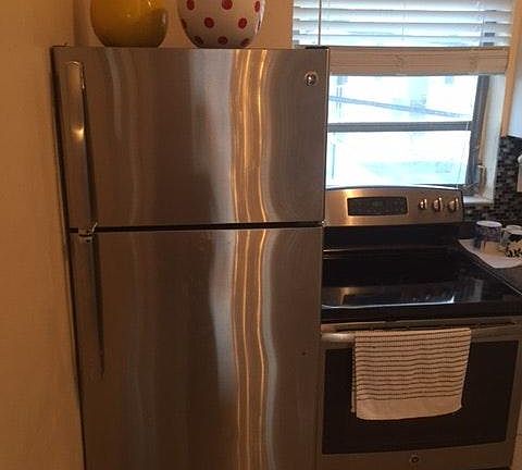3rd image of 3212 NE 7th Pl APT 2