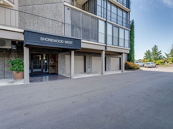 2nd image of 5545 E Evergreen Blvd