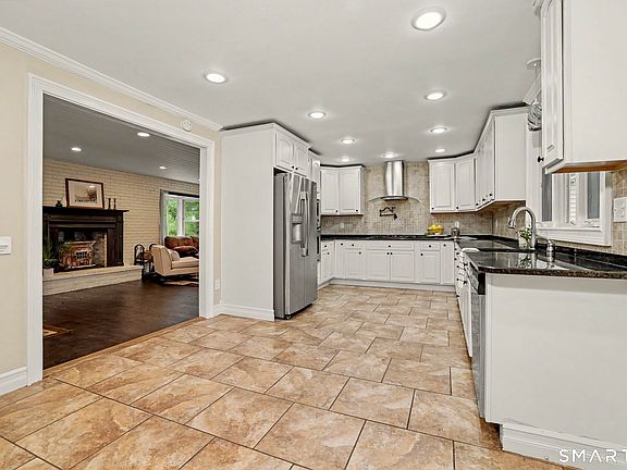 5th image of 1226 Litchfield Road