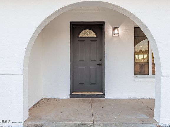 3rd image of 5909 W Elm St #1