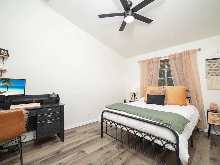 10061 Lone Cypress St — Photo 17