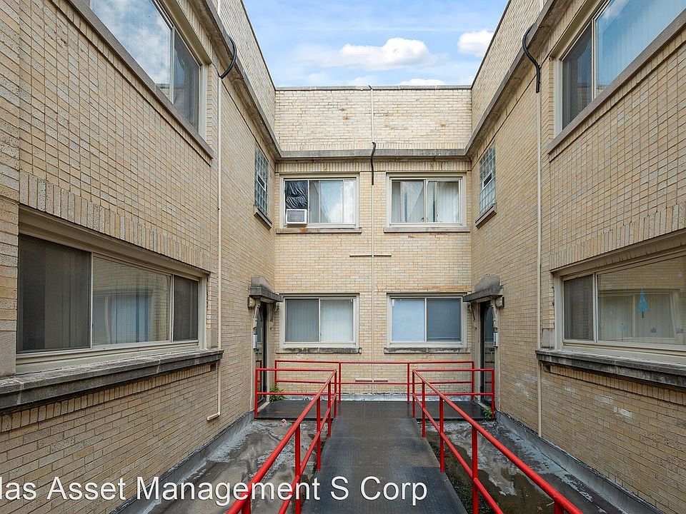 1st image of 3110 W 63rd St #3C