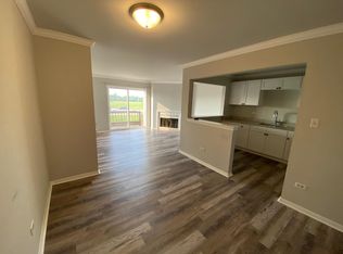 4241 Jennifer Ln APT 3E, Arlington Heights, IL 60004