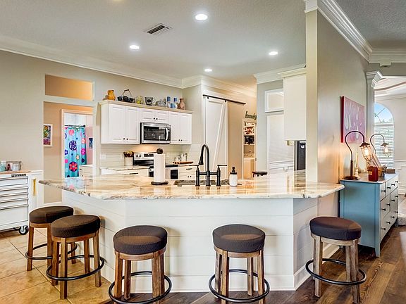 4th image of 120 Caretta Cir