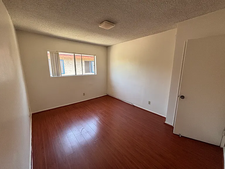 5213 Meridian St — Photo 9