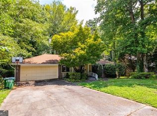 2761 Brackenwood Dr, Snellville, GA 30039