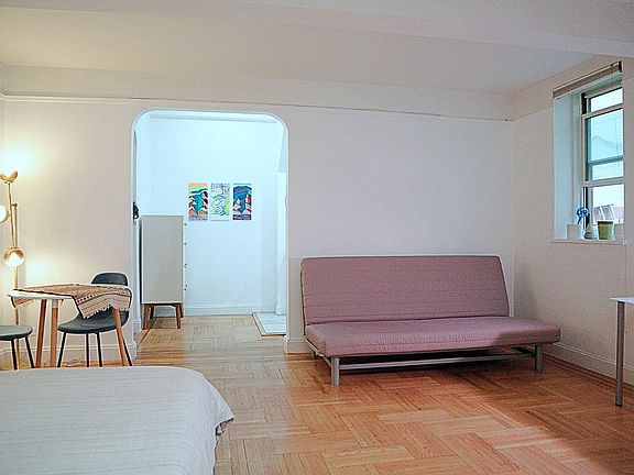 3rd image of 360 Cabrini Blvd APT 3I