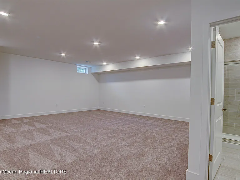 101 Pilot St — Photo 23