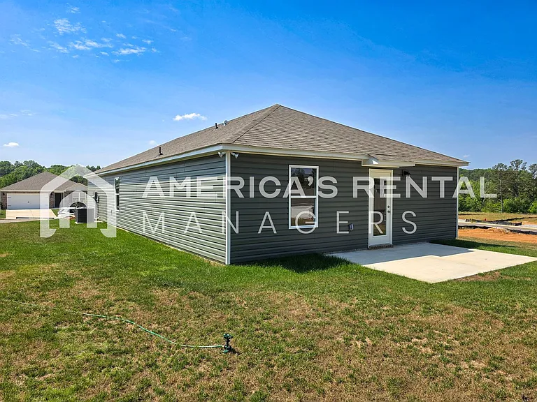 2400 Sky Dr — Photo 39