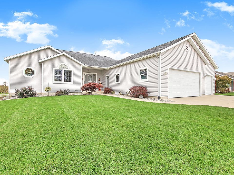 1st image of 417 Sleepy Hollow Ln
