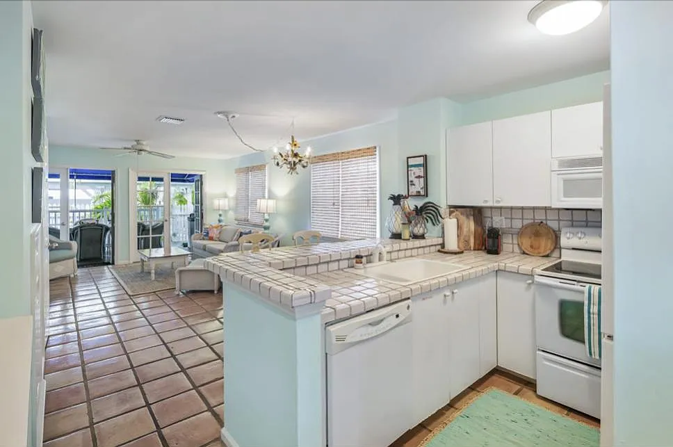 2 bed, 2.5 bath, 960 sqft, $4,500 — Photo 1