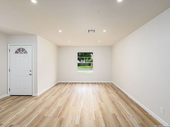 5th image of 4305 FOREST GREEN ST