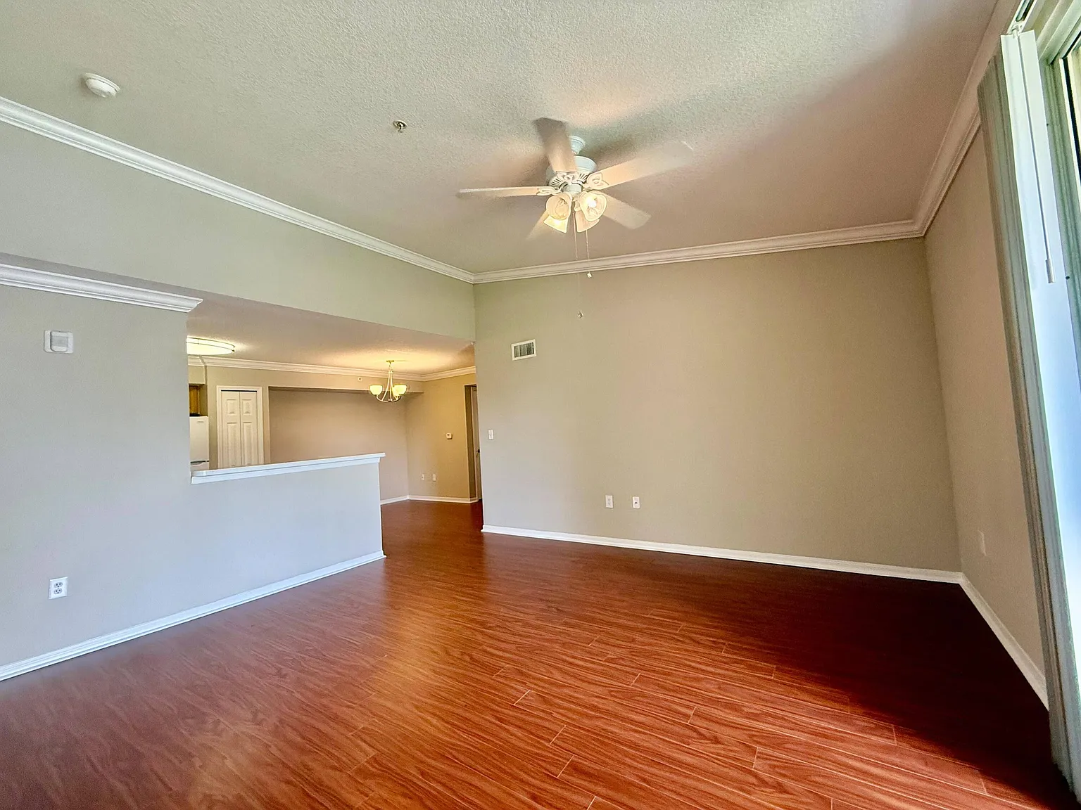 2 bed, 2.0 bath, 1079 sqft, $2,400 — Photo 4