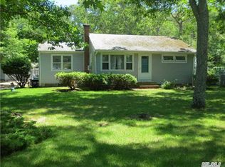 9 Norbury Rd, Hampton Bays, NY 11946