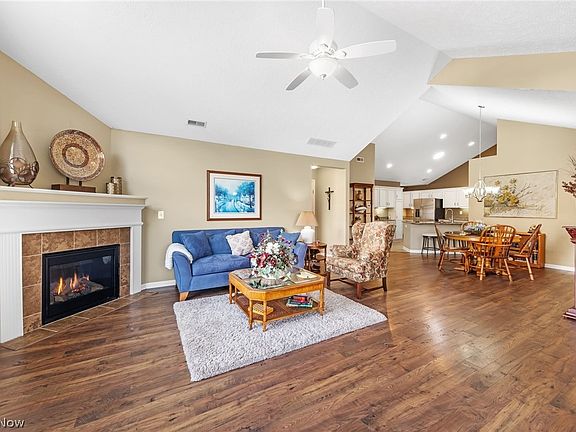 2nd image of 1398 Newman Dr