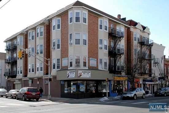 2nd image of 239-243 Harrison Ave APT 8H