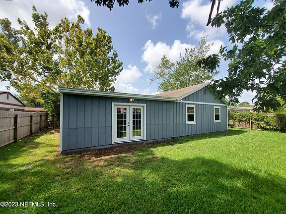 3rd image of 10929 HARDWICK Lane
