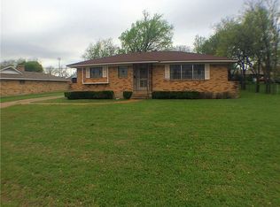 207 Bob White St, Desoto, TX 75115