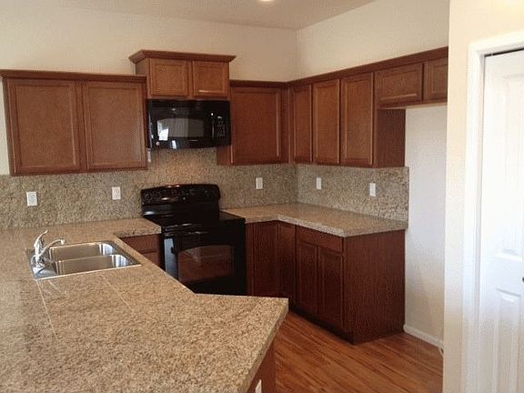 Kitchen - Stainless Refrigerator not pictured