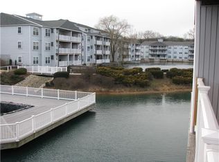 602 Waters Edge Dr, Newark, DE 19702