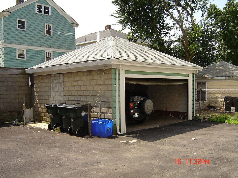 2nd image of 74 Ontario St