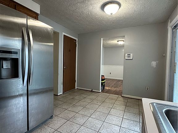 4th image of 110 Canton St