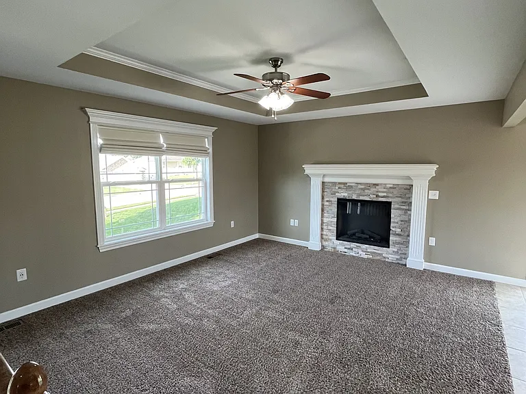 455 Ash Ct — Photo 3